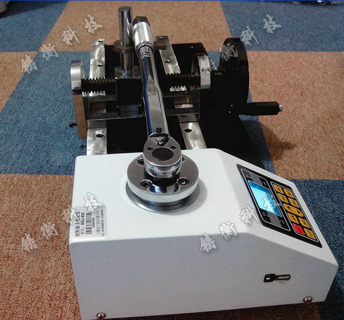 扭力扳手測(cè)量?jī)x圖片